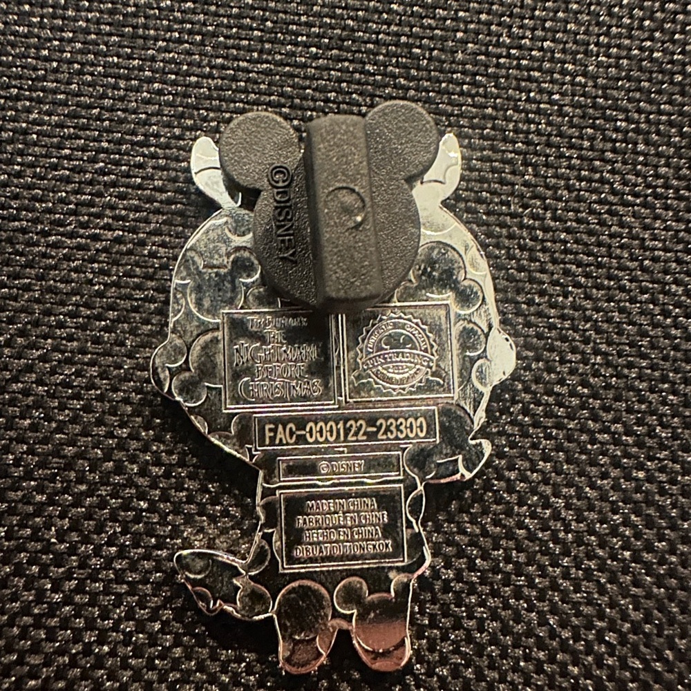 Disney Lock Character Pin - Picture 3 of 3